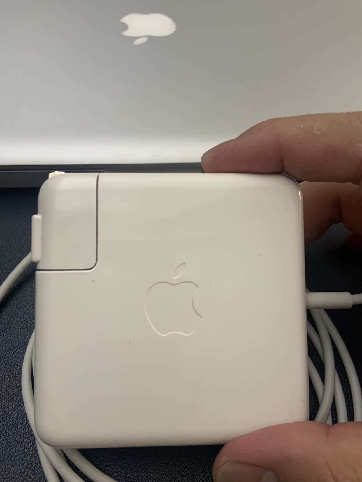 苹果充电头黑版(苹果充电头变黑了)-第8张图片-有道翻译官网